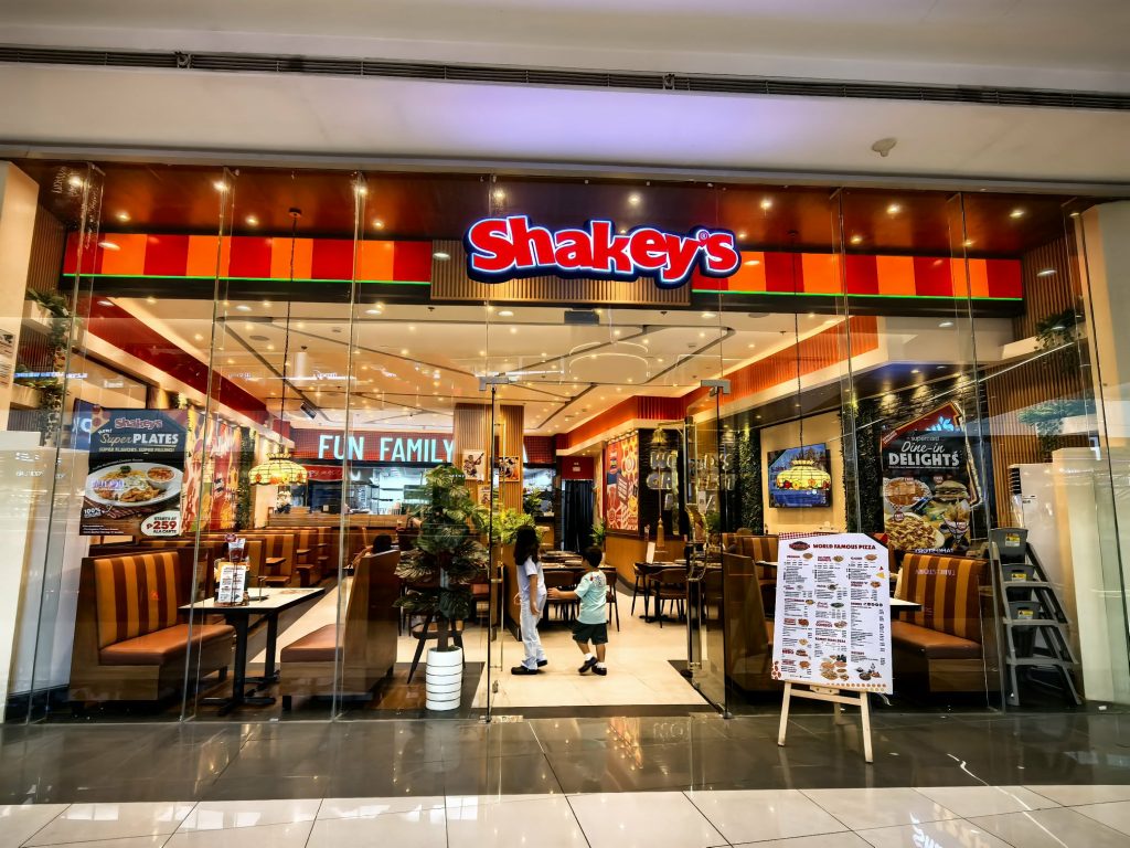 sm masinag shakeys