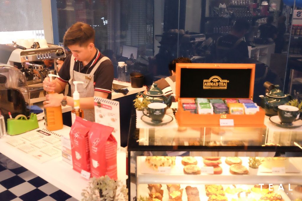 global dollarstore greenhills